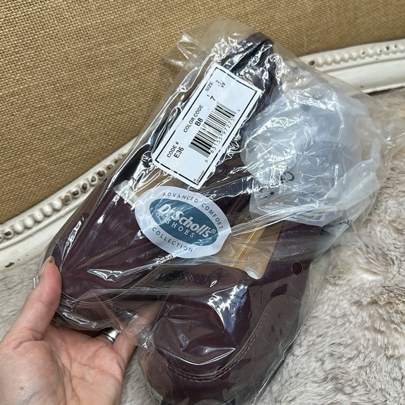 Dr Scholl’s | Maroon Slip On Shoes, Size 7 NWT - Picture 12 of 13